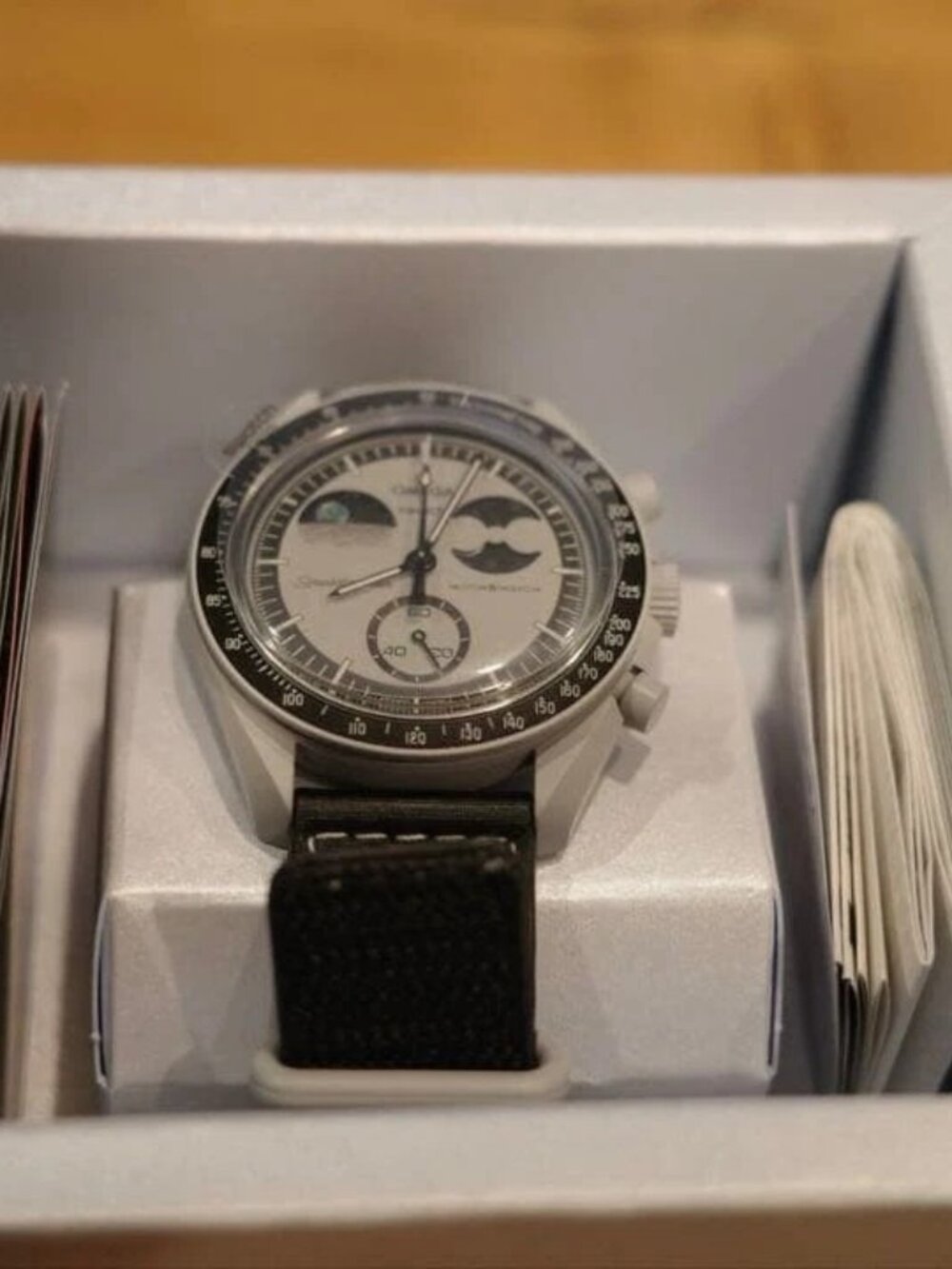 Omega x Swatch BIOCERAMIC MoonSwatch Mission to Earthphase SO33M700 Gray
